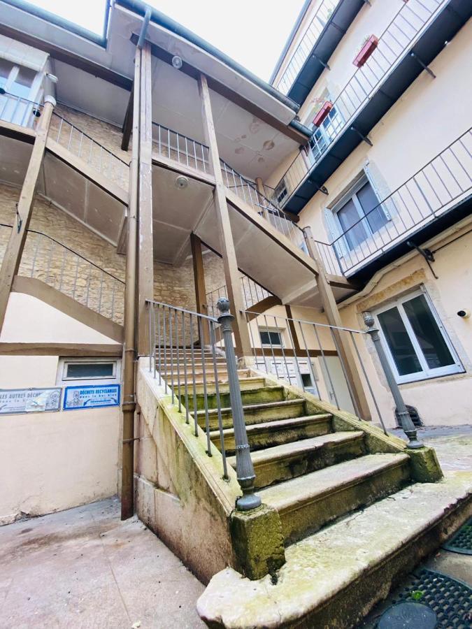 Vaste Appartement Centre Historique De Dole Exterior foto